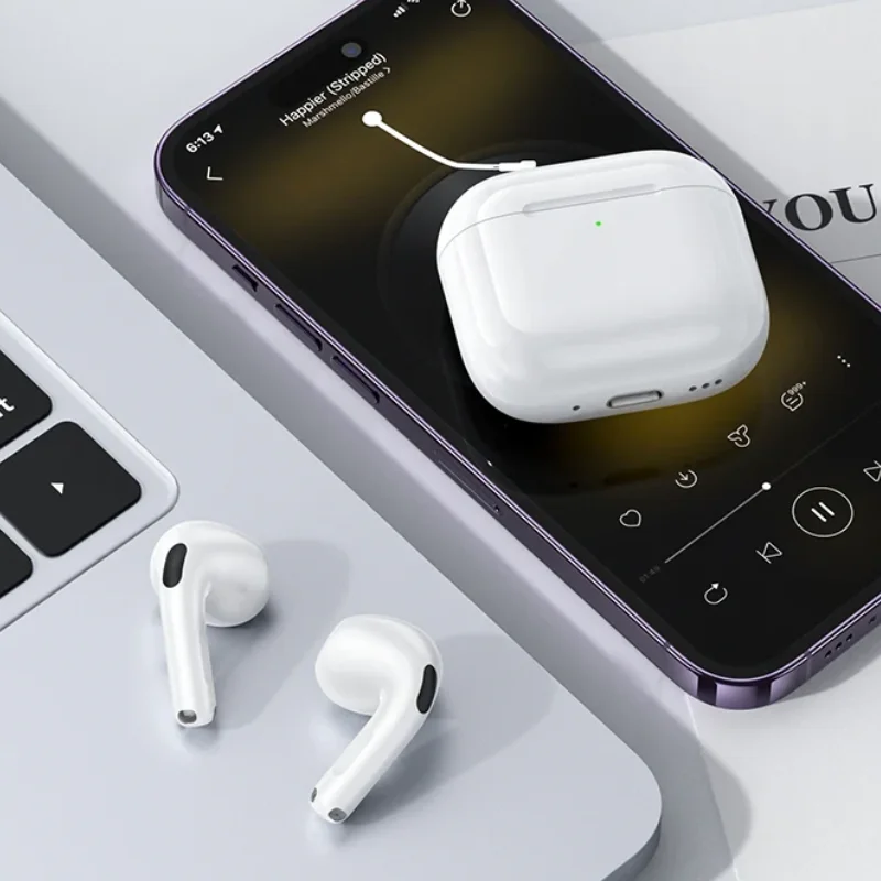 Hoco EW83 connectés à un smartphone et un ordinateur, parfaits pour le télétravail et les loisirs en Algérie.