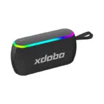 Vue avant de la XDOBO X8 Plus II avec grille acoustique premium